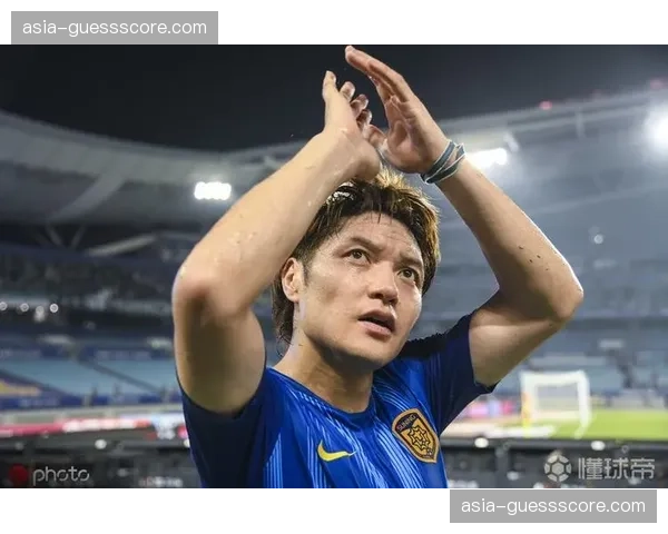 特写：39岁老将汪嵩替补登场，创中国顶级联赛出场新纪录